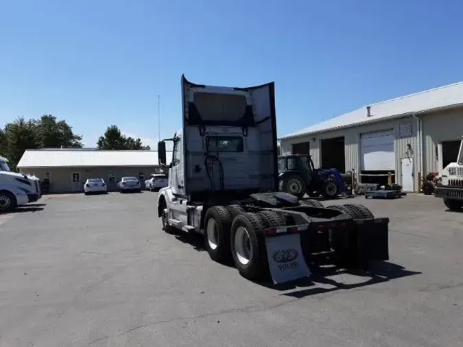 2017 Volvo VNL300