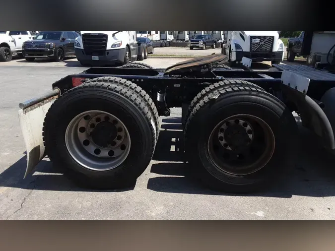 2019 Volvo VNL300