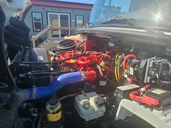 2019 FREIGHTLINER/MERCEDES M2 106
