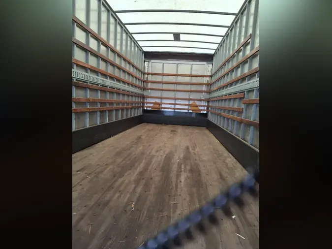 2018 FREIGHTLINER M2 106