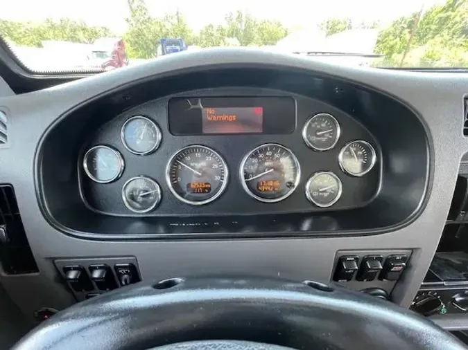 2020 Peterbilt 337