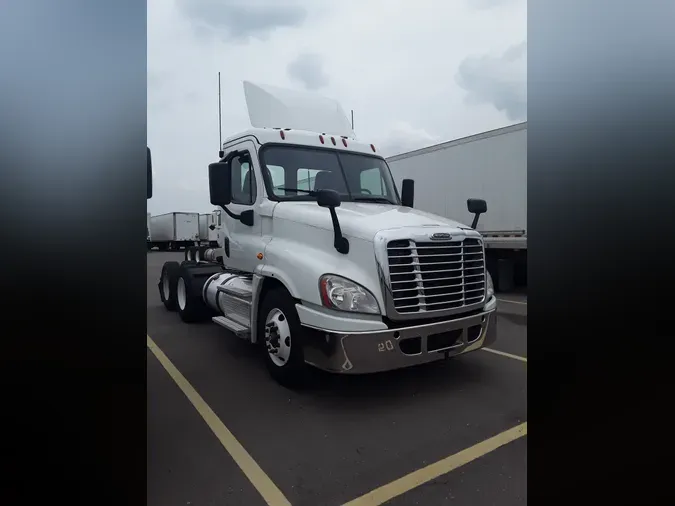 2019 FREIGHTLINER/MERCEDES CASCADIA 125ca3dea4b55bf31e69f1c7e147d7855be