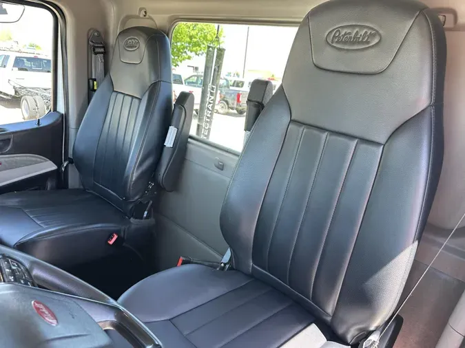 2023 Peterbilt 567