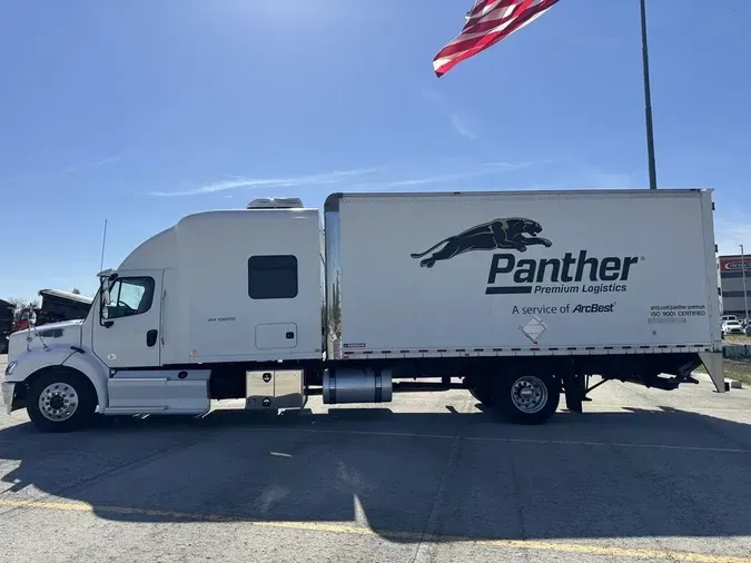 2019 Freightliner M2 106