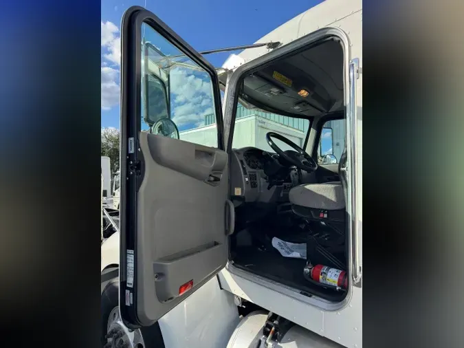 2020 Peterbilt 337