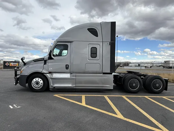 2022 Freightliner Cascadia
