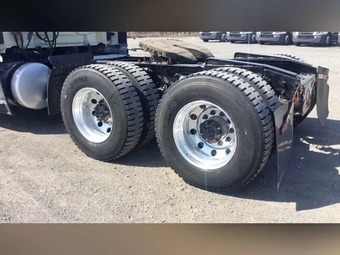 2020 Freightliner Cascadia 126