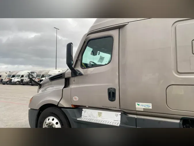 2024 Freightliner Cascadia 126