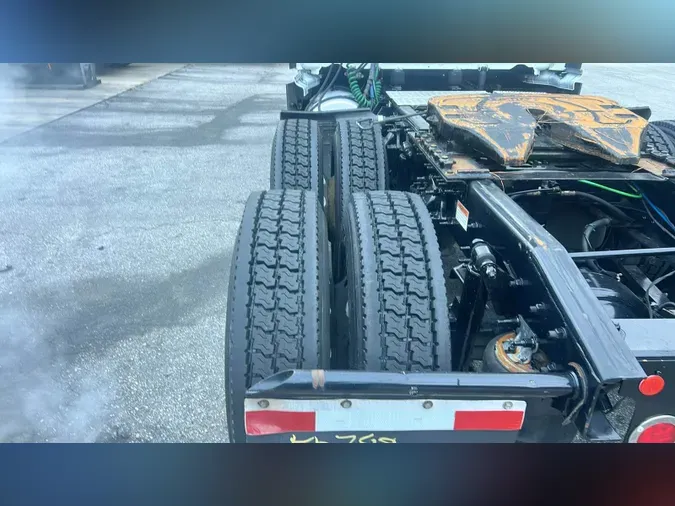 2020 Freightliner Cascadia 126