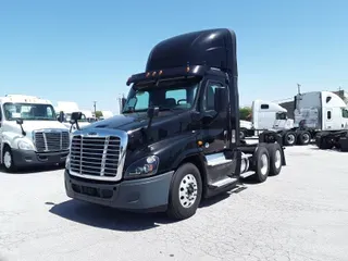 2016 Freightliner CASCADIA 125