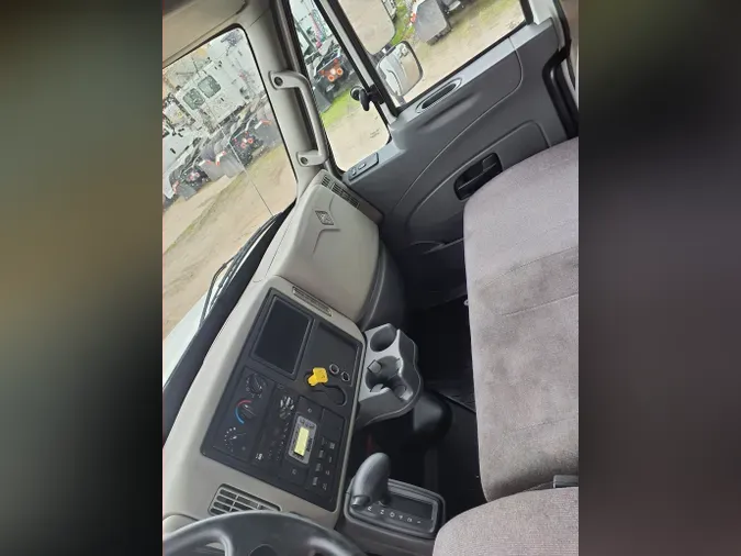 2018 NAVISTAR INTERNATIONAL 4300