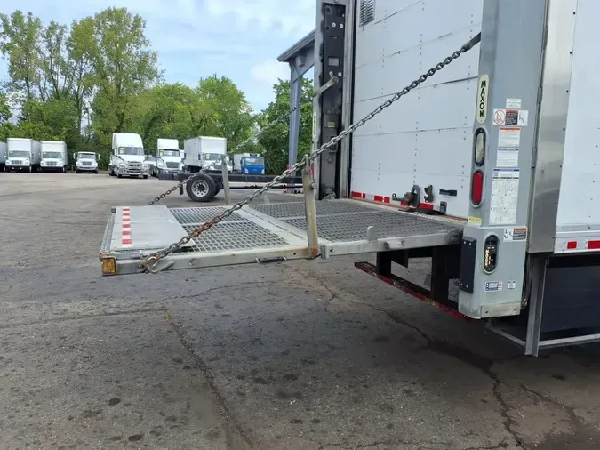 2020 FREIGHTLINER/MERCEDES M2 106