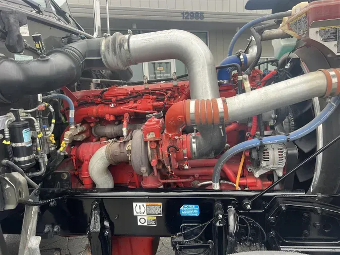 2023 Peterbilt 389