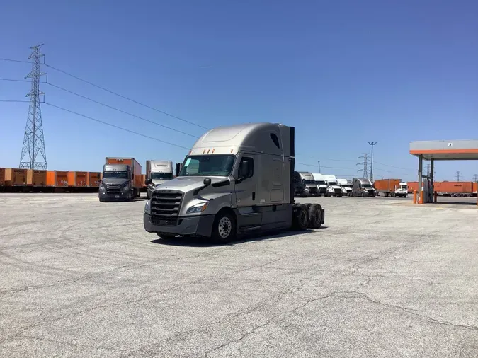 2022 Freightliner Cascadia 126ca55604230e00bda6b9fbe901f5f347c