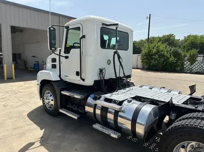 2019 MACK AN64T