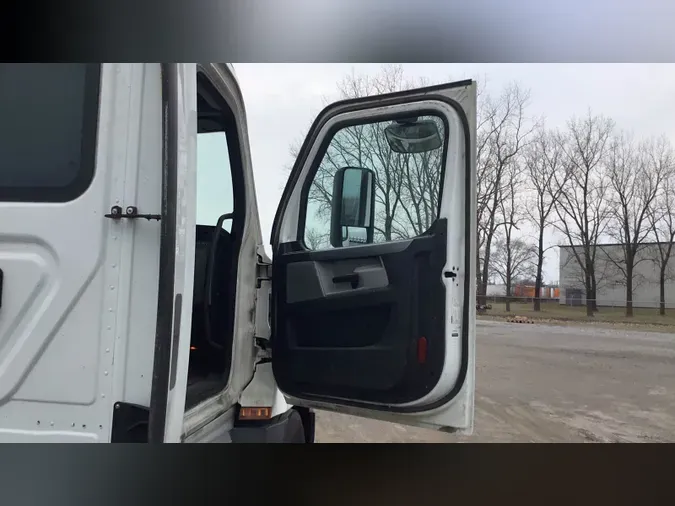 2020 Freightliner Cascadia 126