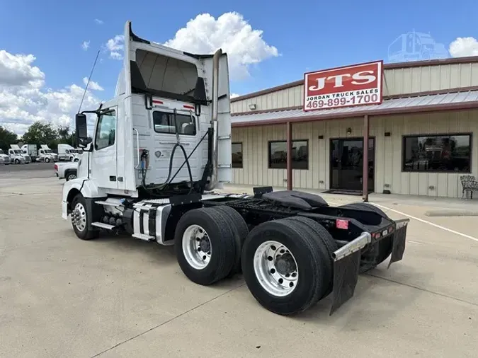 2013 VOLVO VNL64T300