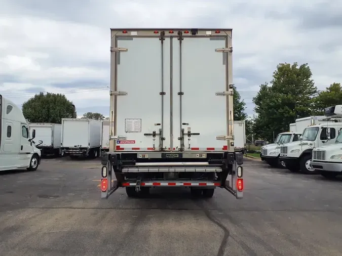 2016 FREIGHTLINER M2 106