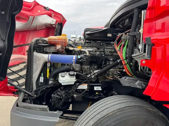 2023 FREIGHTLINER Cascadia 126