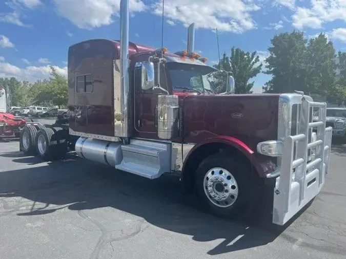 2021 Peterbilt 389