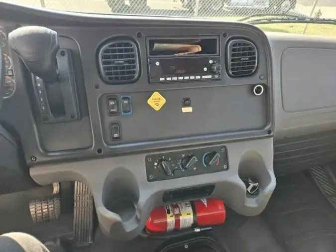 2022 Freightliner Business Class M2 106
