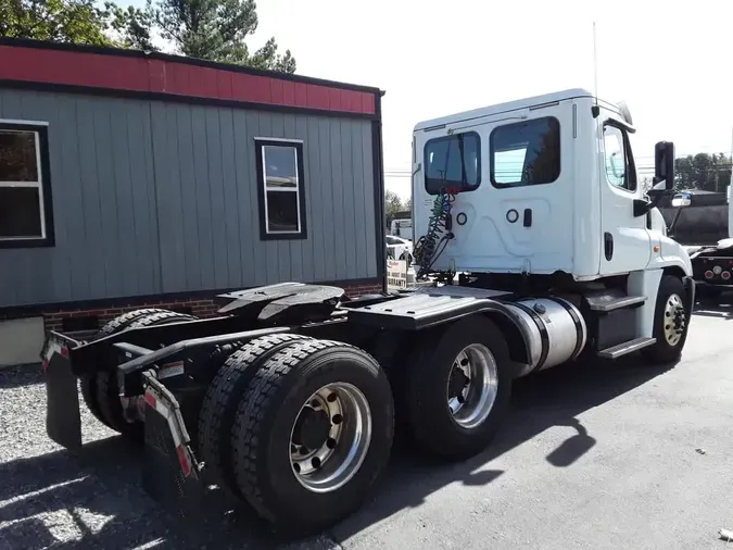 2018 FREIGHTLINER/MERCEDES CASCADIA 125ca5e13a52cc41fd425b8657919ae9b37