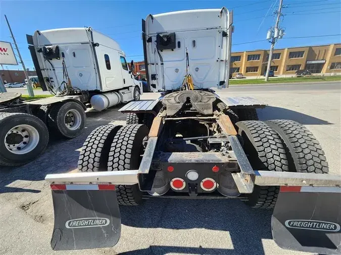 2020 FREIGHTLINER CA126