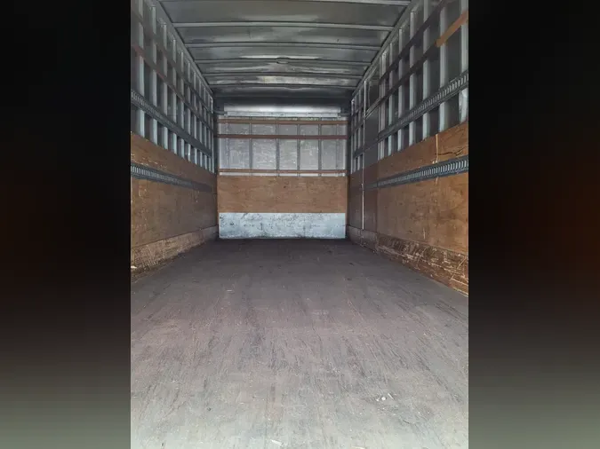 2017 FREIGHTLINER M2 106
