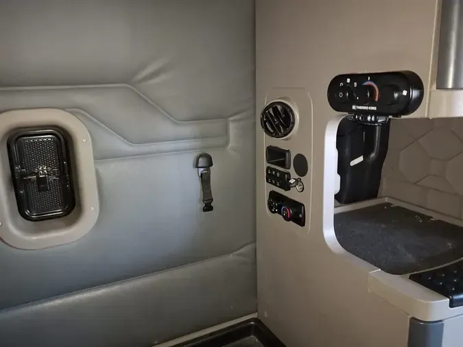 2019 FREIGHTLINER CASCADIA 125