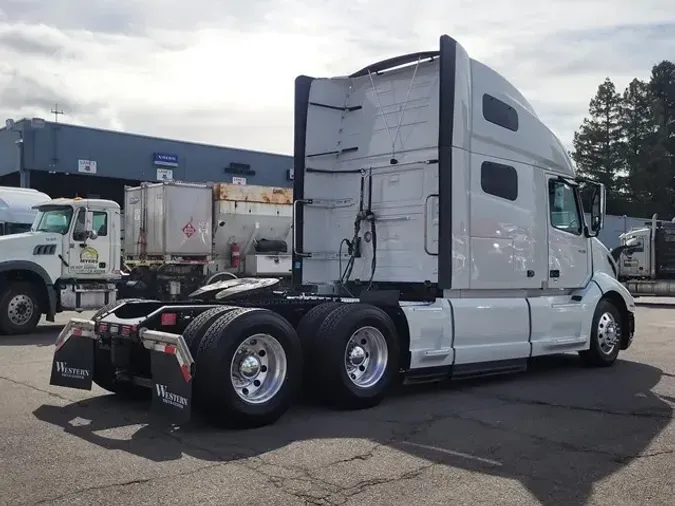 2023 VOLVO VNL64T760