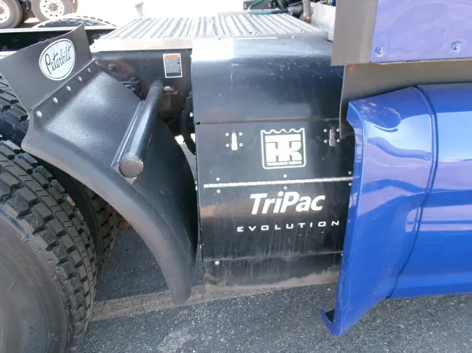 2022 Peterbilt 579ca684dbc87f3ae2a36b1fc4315b6d3d2