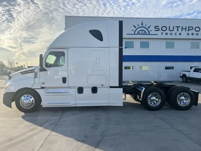 2019 Freightliner Cascadia 126