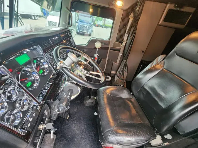 2022 KENWORTH W900