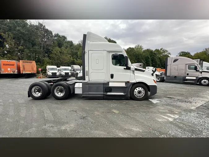 2022 Freightliner Cascadia 126