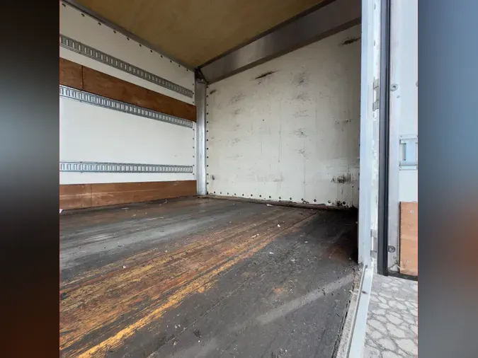 2019 FREIGHTLINER/MERCEDES M2 106