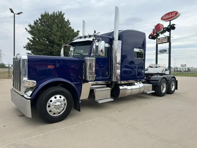 2022 Peterbilt 389