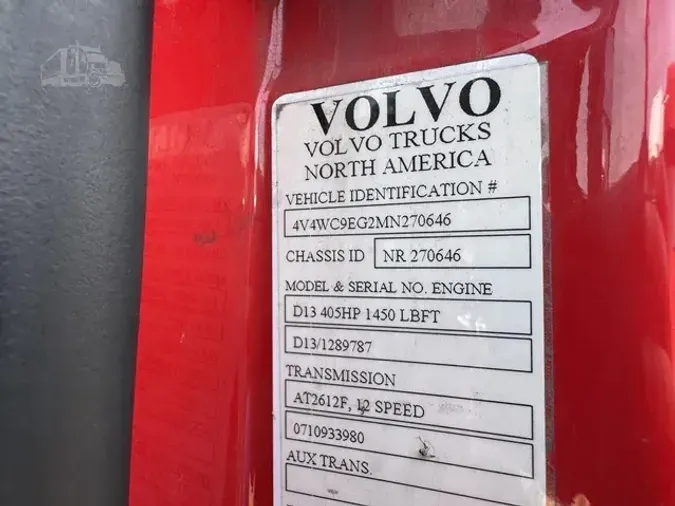 2021 VOLVO VNR64T300