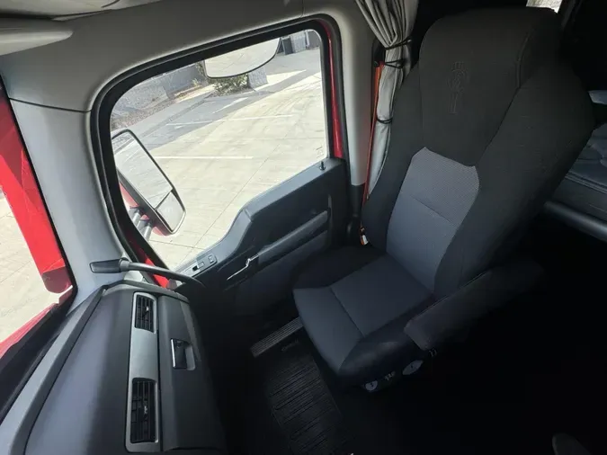 2024 Kenworth T680
