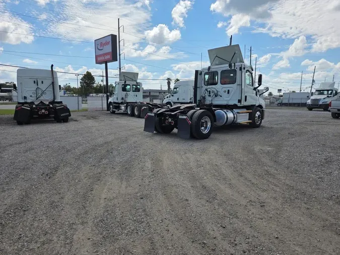 2020 FREIGHTLINER/MERCEDES NEW CASCADIA 116