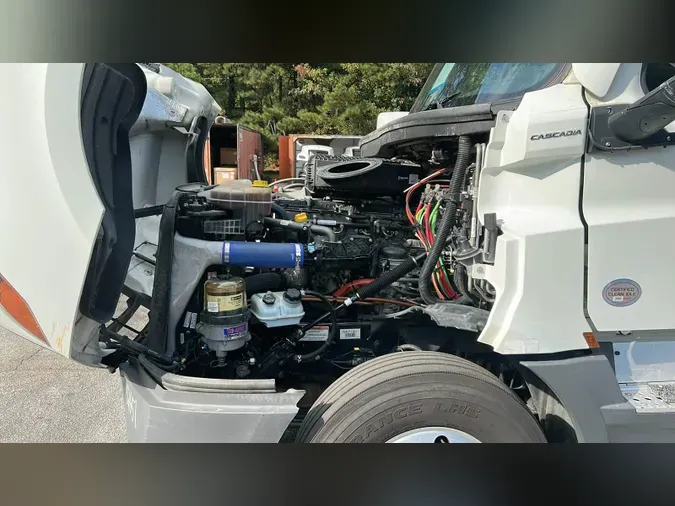 2022 Freightliner Cascadia 126