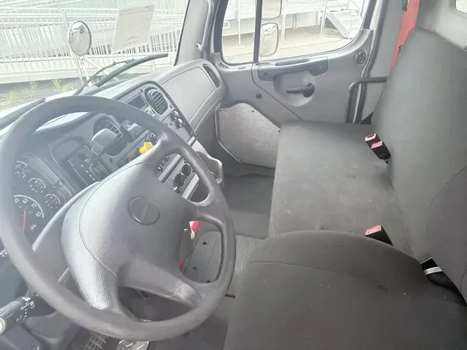 2019 FREIGHTLINER/MERCEDES M2 106