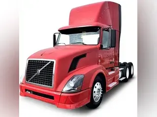 2011 Volvo VNL64T