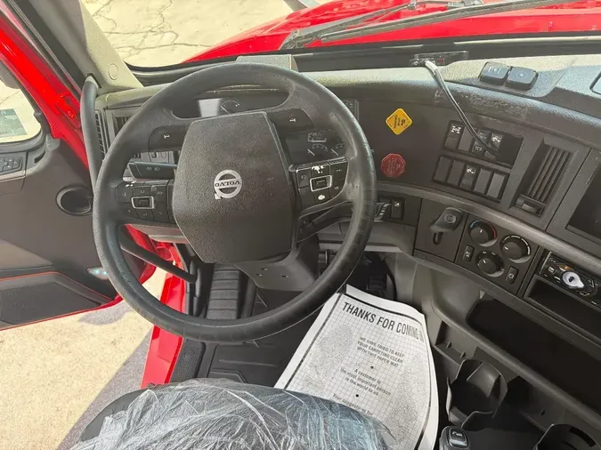 2020 VOLVO VNL64T760