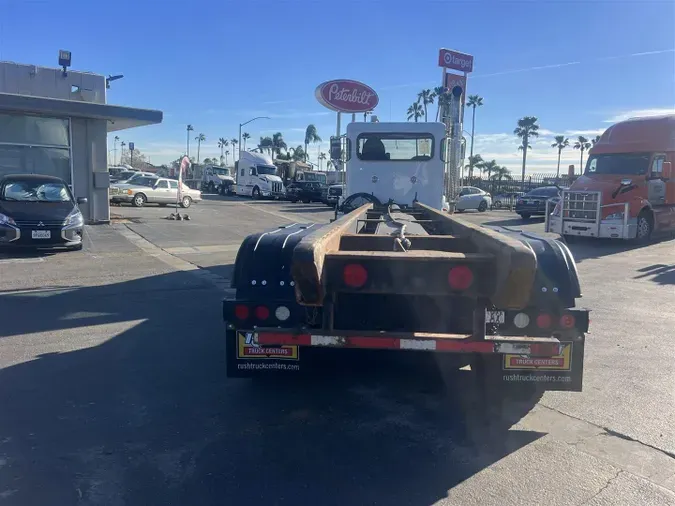 2018 Peterbilt 348ca8accfc76daea2cc847019e75bdbb55