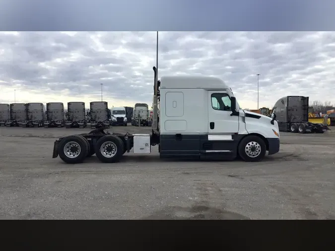 2022 Freightliner Cascadia 126