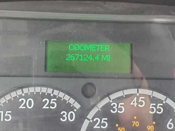 2016 FREIGHTLINER M2 106