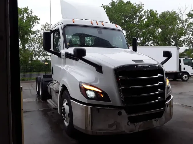 2019 FREIGHTLINER NEW CASCADIA PX12664