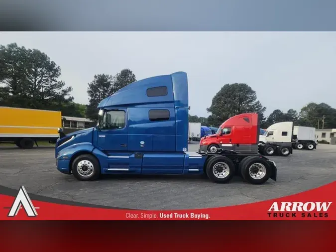 2023 VOLVO VNL760