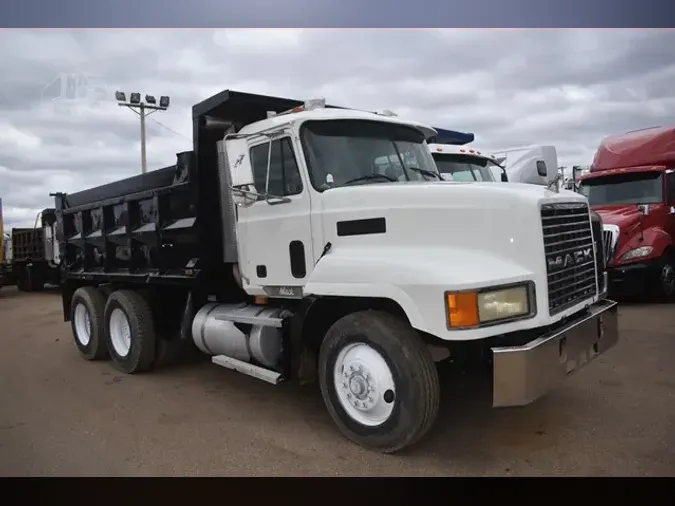 1996 MACK CH613ca95ab74fd332d310edfad26490040bb