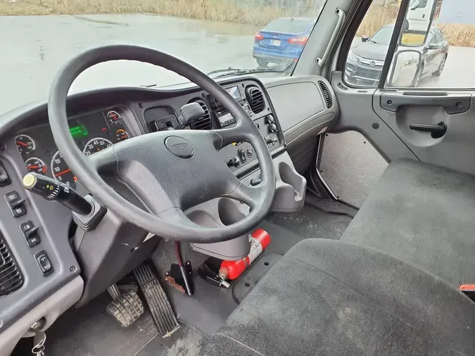 2018 FREIGHTLINER/MERCEDES M2 106